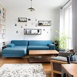 Apt Design Near The Buttes Chaumont